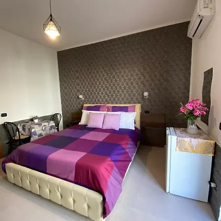 Nancy Hotel *